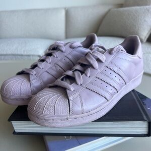 Adidas x Pharrell Williams Superstar sneaker lilac